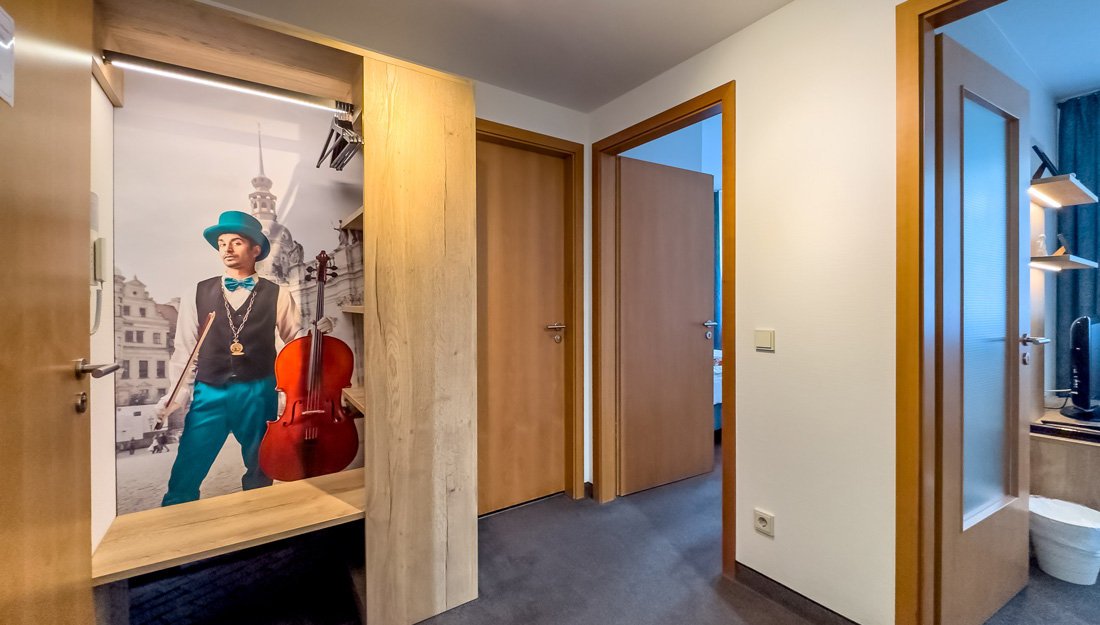 Aparthotel-Altes-Dresden-Garderobe