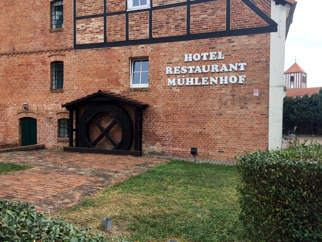 Aussenansicht-Hotel-zur-Mühle-Wusterhausen