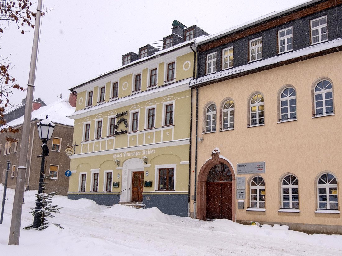 Aussenansicht Aparthotel Deutscher Kaiser in Oberwiesenthal.